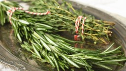 Brou d'herbes aromàtiques