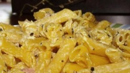 Recepta de cuina de Pasta amb curri i bacó