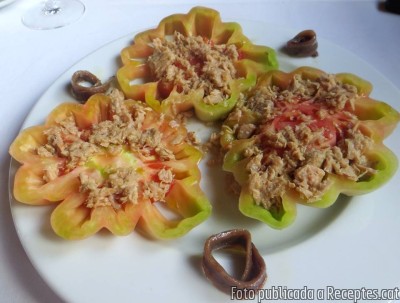 Recepta de cuina de Tomàquet de Montserrat farcit amb tonyina