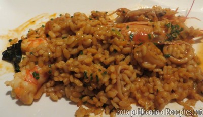 Recepta de cuina de Arròs de calamarcets, gambes i alls tendres