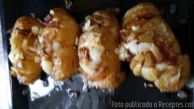 Recepta de cuina de Llobarro a la sal amb patates Hasselback