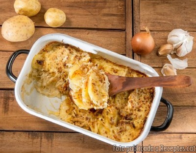 Recepta de cuina de Xucrut i patates al forn