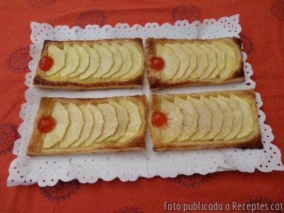 Recepta de cuina de Bandes de poma , amb crema