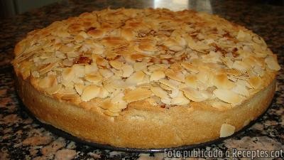 Recepta de cuina de Tarta d’ametlles i albercocs