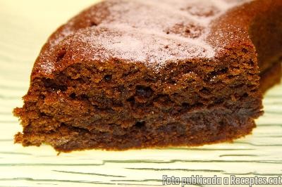 Recepta de cuina de Pastís de xocolata (amb restes de turró de xocolata)