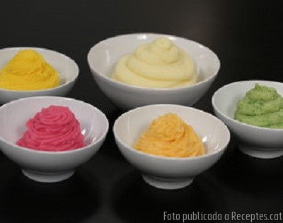 Recepta de cuina de Puré de patata de colors