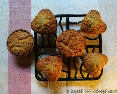 Recepta de cuina de Muffins (magdalenes) de taronja i vainilla