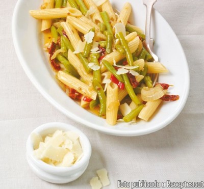 Recepta de cuina de Pasta amb mongeta verda picant