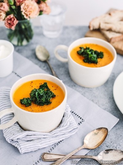 Recepta de cuina de Sopa de pastanaga, anís i iogurt